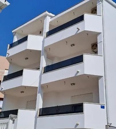 Apartmani- Lastro 아파트