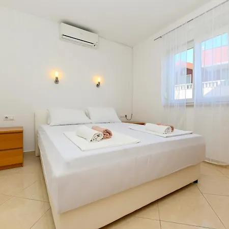 Apartmani- Lastro *