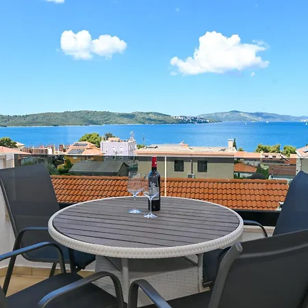 Apartmani- Lastro Lägenhet Trogir